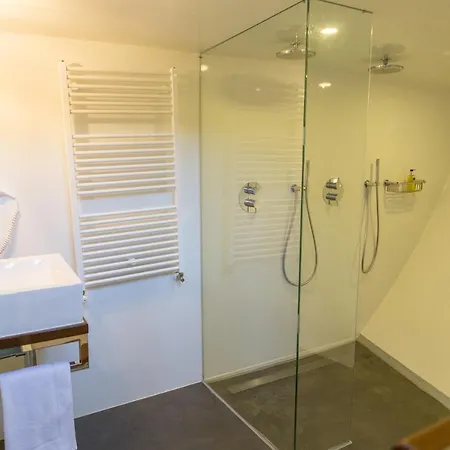 Úszó hotel M/s Svalbard *