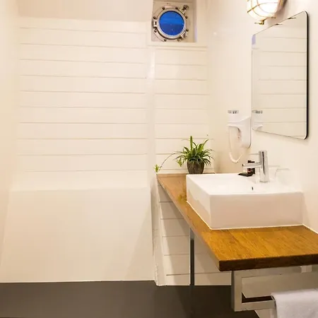 Ботель M/s Svalbard